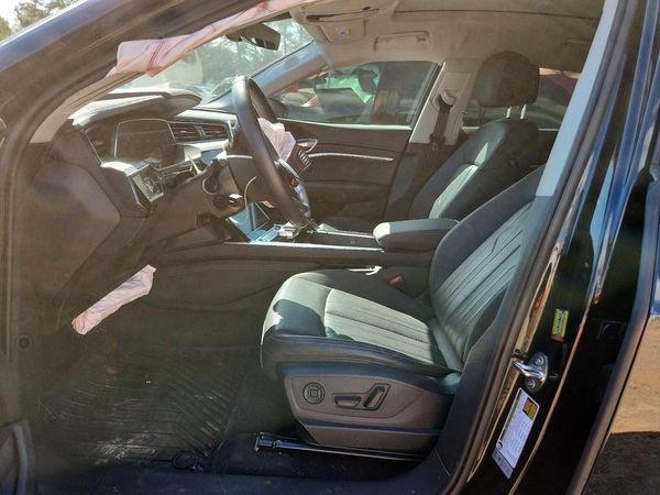 2021 AUDI E-TRON quattro Premium Plus — DENT