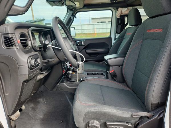 2025 JEEP WRANGLER Rubicon — DENT