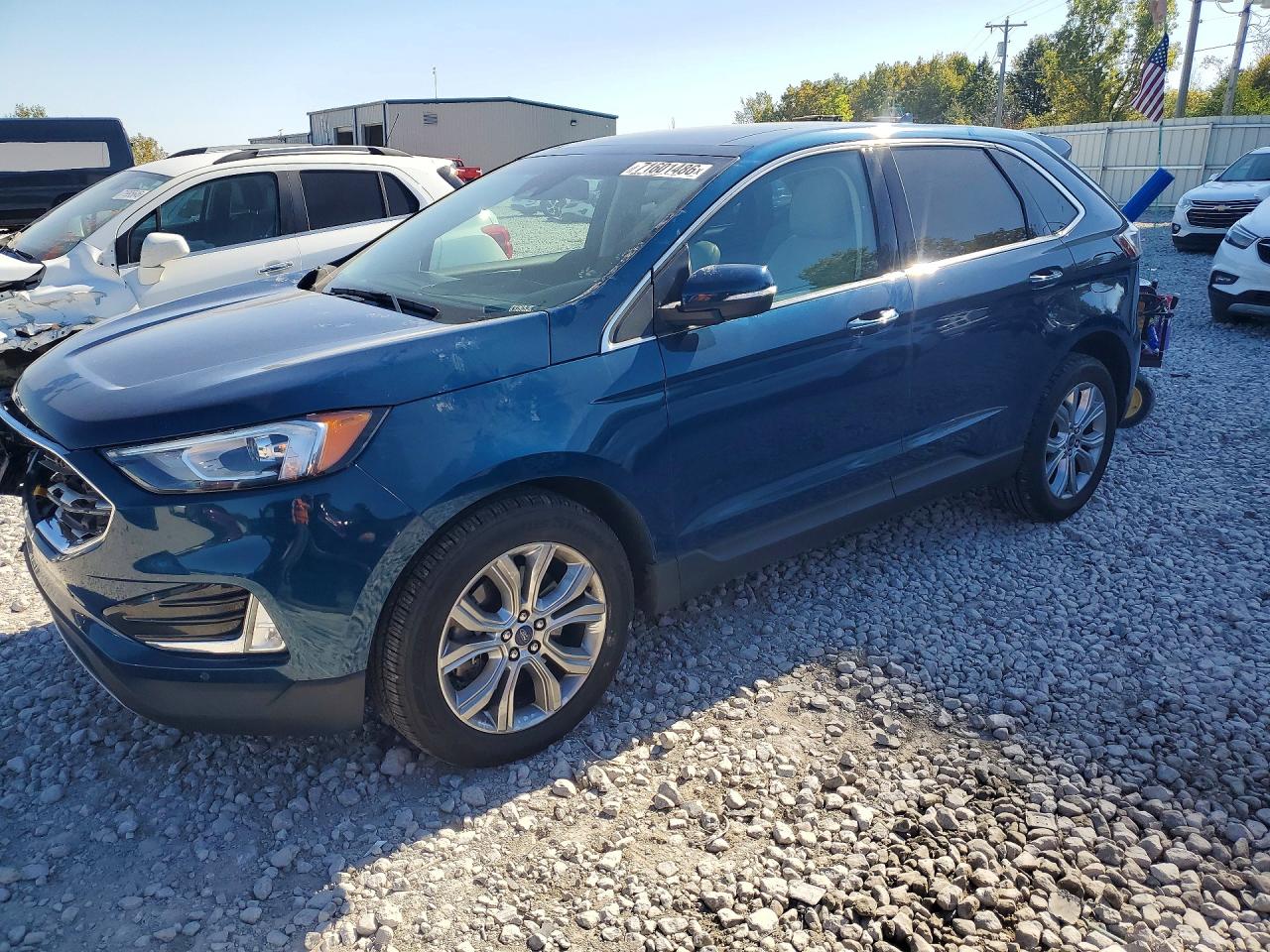 2020 FORD EDGE Titanium — Front 3/4
