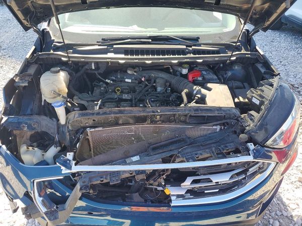 2020 FORD EDGE Titanium — Engine bay