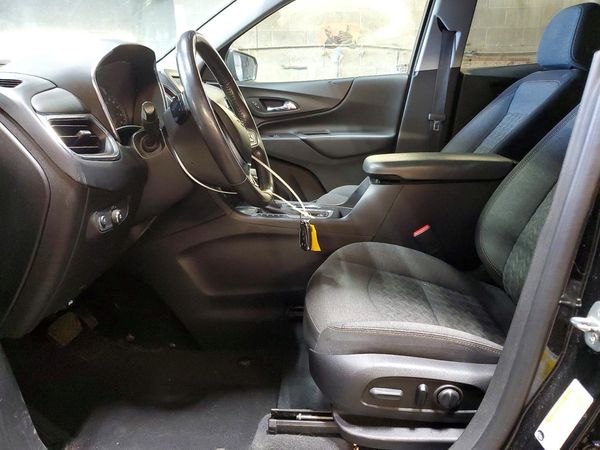 2022 CHEVROLET EQUINOX LT (1LT) — DENT