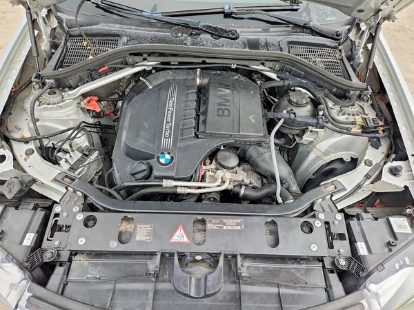 2013 BMW X3 — Engine bay