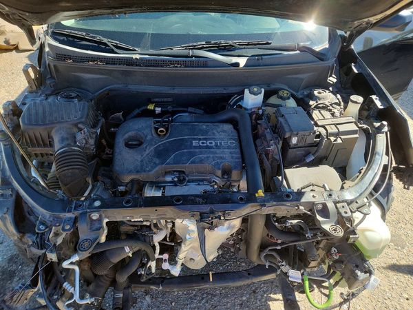 2020 CHEVROLET EQUINOX 1FL — Engine bay