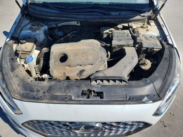 2019 HYUNDAI SONATA — Engine bay
