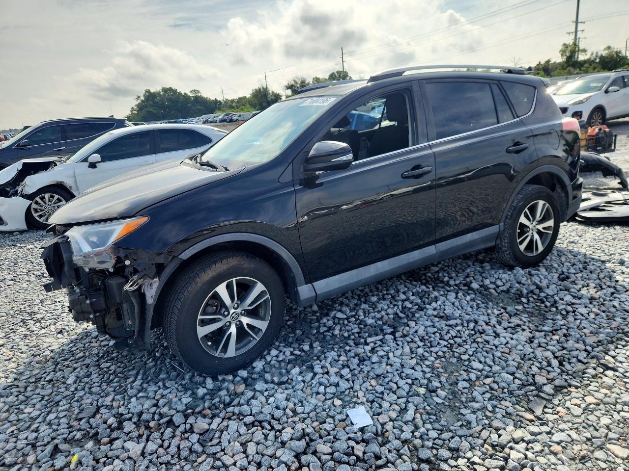 2016 TOYOTA RAV4 XLE (M Grade) — Front 3/4