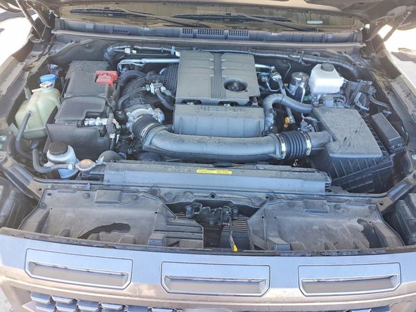 2026 NISSAN FRONTIER — Engine bay