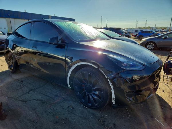 2021 TESLA MODEL Y — Passenger 3/4
