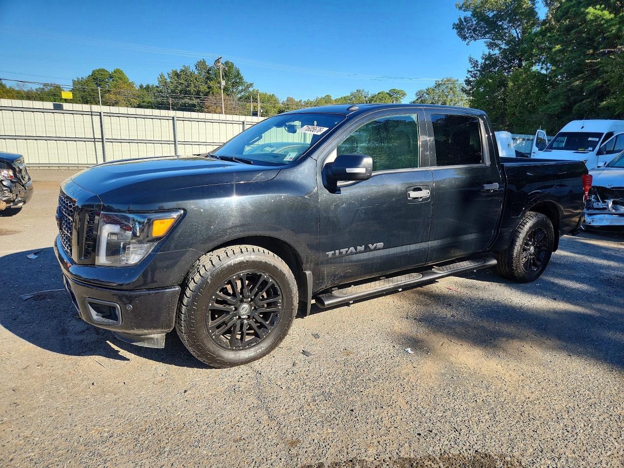 2019 NISSAN TITAN — Front 3/4