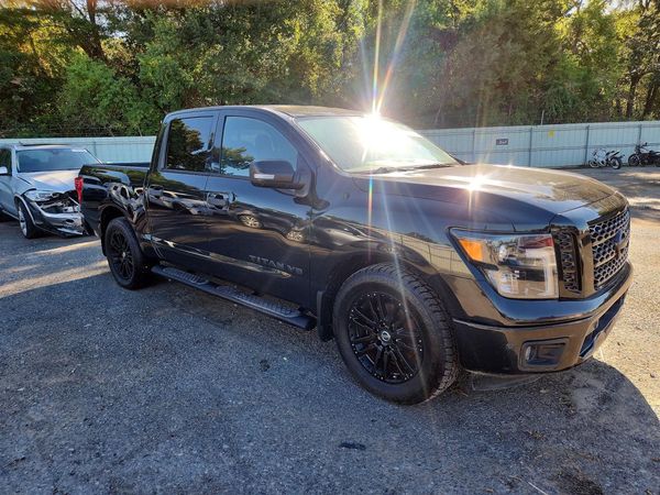 2019 NISSAN TITAN — Passenger 3/4