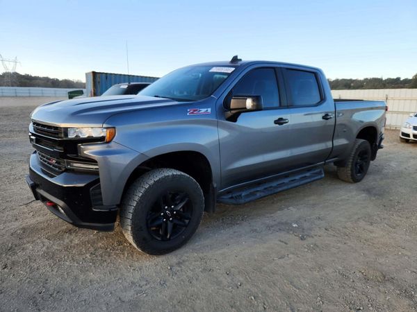 2019 CHEVROLET SILVERADO Trail Boss - LT — Front 3/4