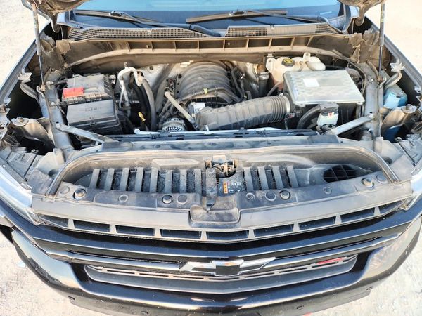 2019 CHEVROLET SILVERADO Trail Boss - LT — Engine bay