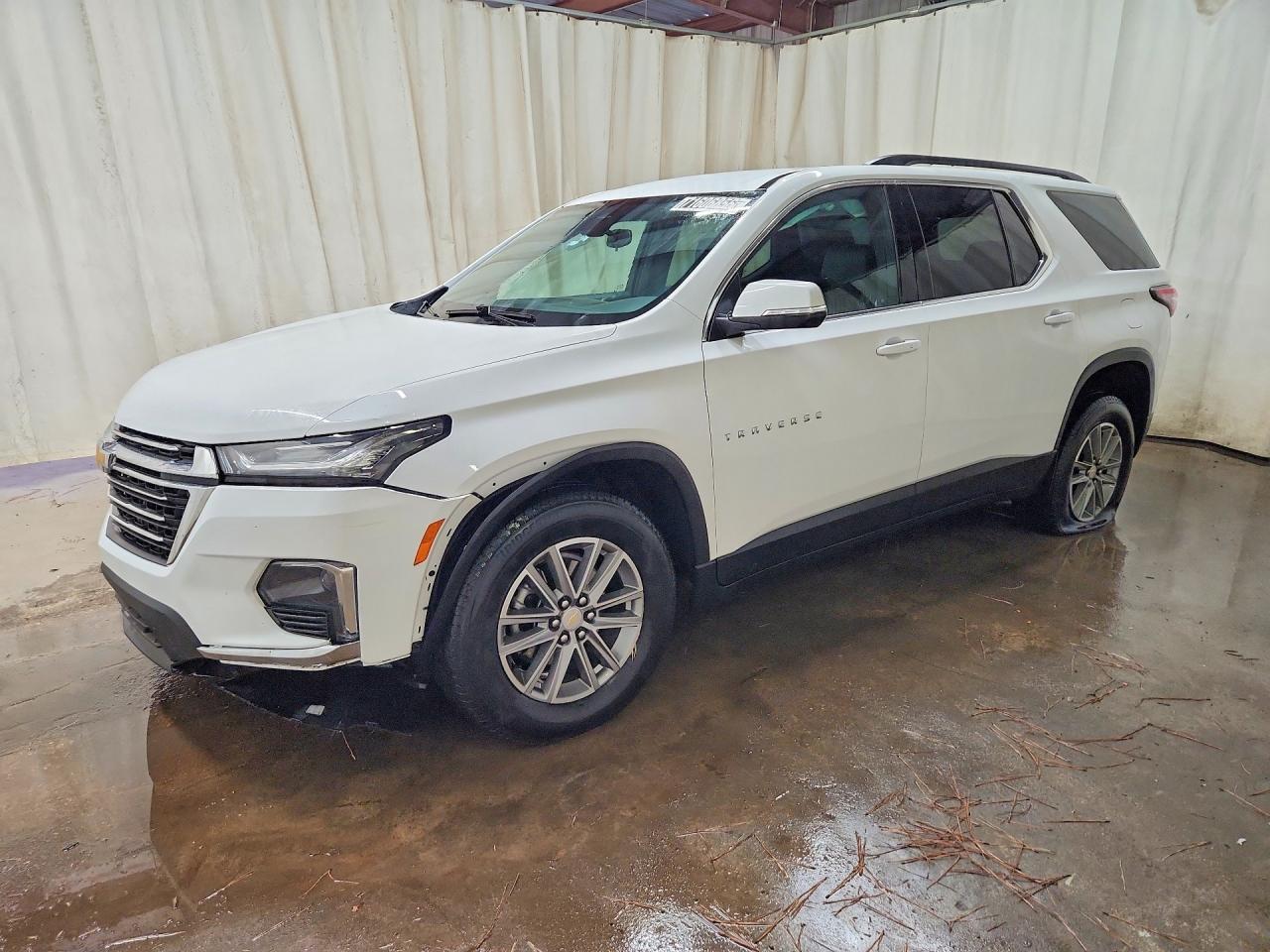 2023 CHEVROLET TRAVERSE LT — Front 3/4