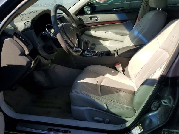 2013 INFINITI G37 — DENT