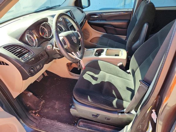 2016 DODGE GRAND CARAVAN SXT — DENT