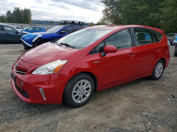 2013 TOYOTA PRIUS — Front 3/4