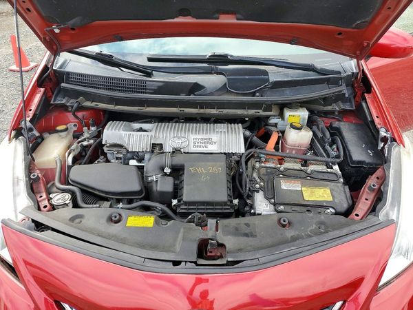2013 TOYOTA PRIUS — Engine bay