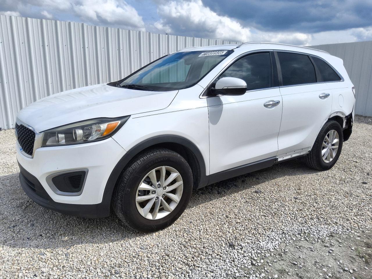 2017 KIA SORENTO L, LX — Front 3/4
