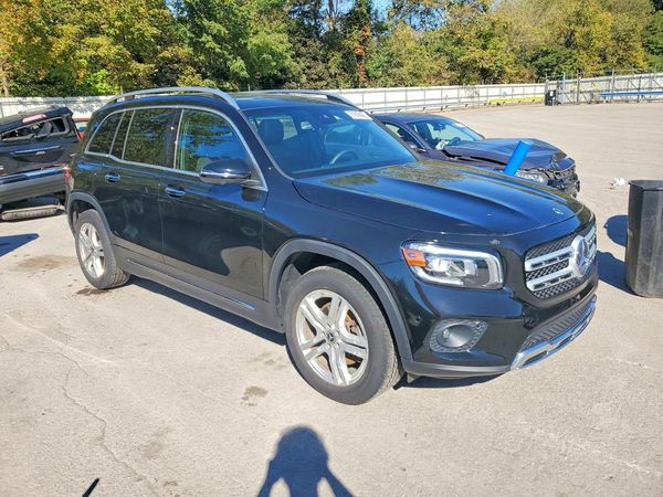 2022 MERCEDES-BENZ GLB GLB250 / GLB250 4MATIC — Passenger 3/4