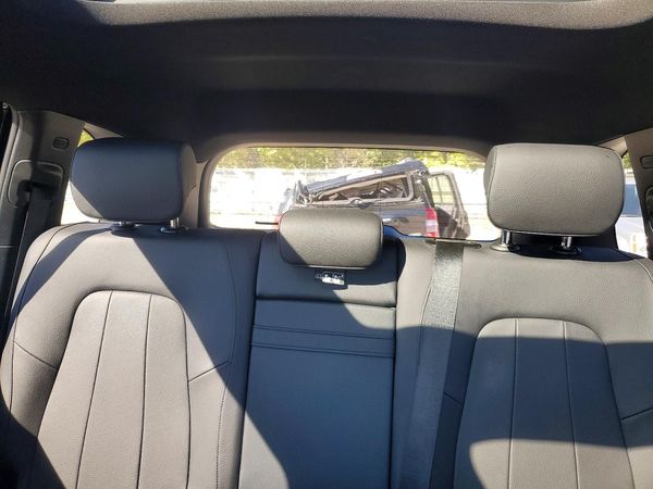 2022 MERCEDES-BENZ GLB GLB250 / GLB250 4MATIC — SUVN