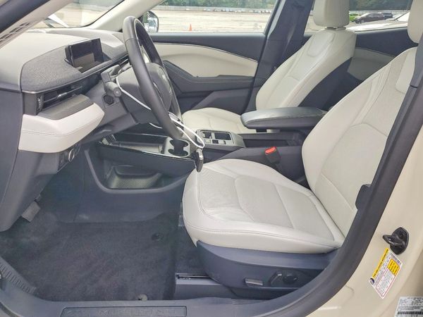 2025 FORD MUSTANG Premium — DENT