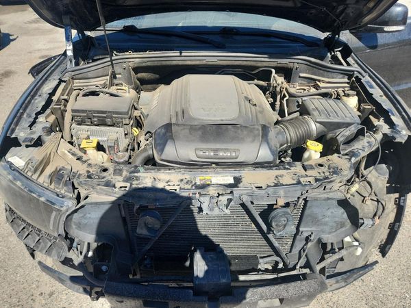 2014 DODGE DURANGO R/T — Engine bay
