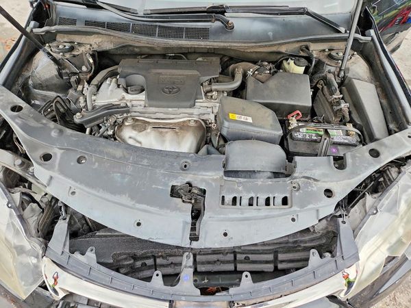 2017 TOYOTA CAMRY LE/SE/XLE/XSE — Engine bay