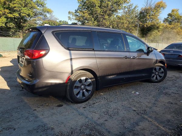 2018 CHRYSLER PACIFICA Limited — PSRA