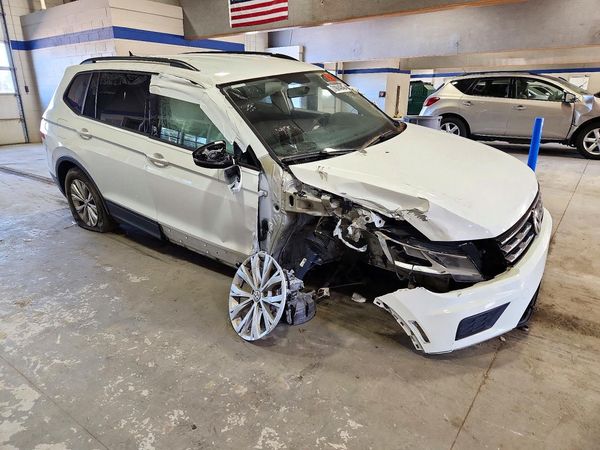 2020 VOLKSWAGEN TIGUAN S — Passenger 3/4
