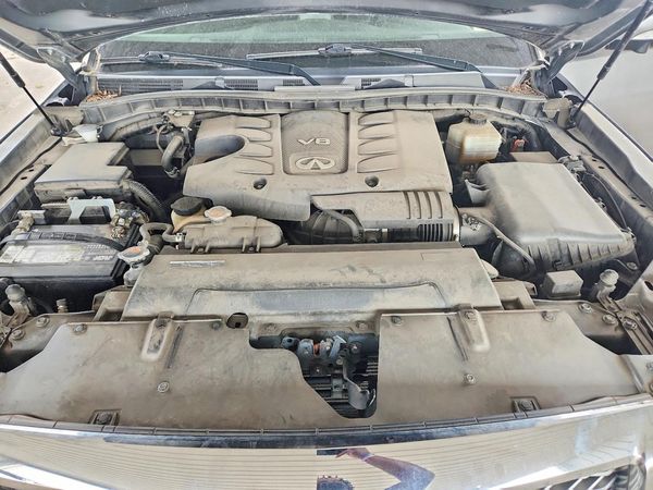 2021 INFINITI QX80 S — Engine bay