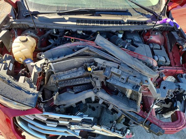 2019 FORD EDGE SEL — Engine bay