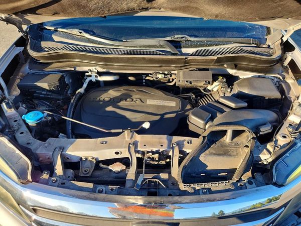 2016 HONDA PILOT EX — Engine bay