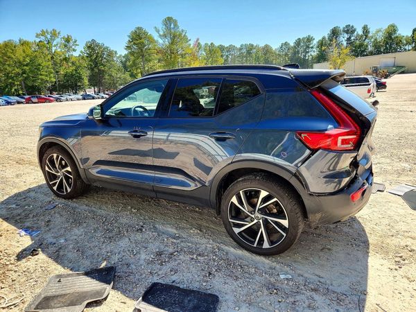 2022 VOLVO XC40 R-Design — DSRA