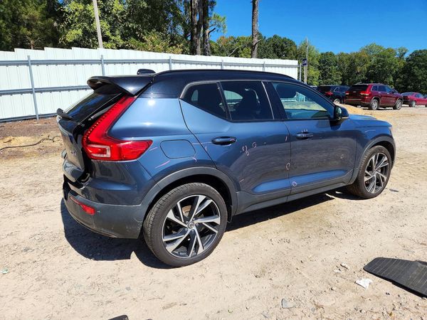 2022 VOLVO XC40 R-Design — PSRA