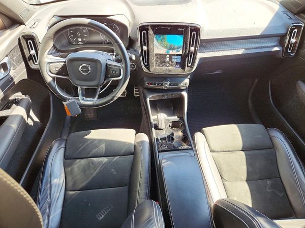 2022 VOLVO XC40 R-Design — CKPT