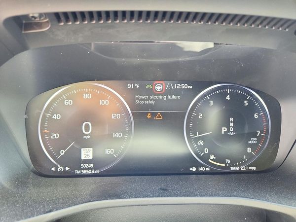 2022 VOLVO XC40 R-Design — ODOM