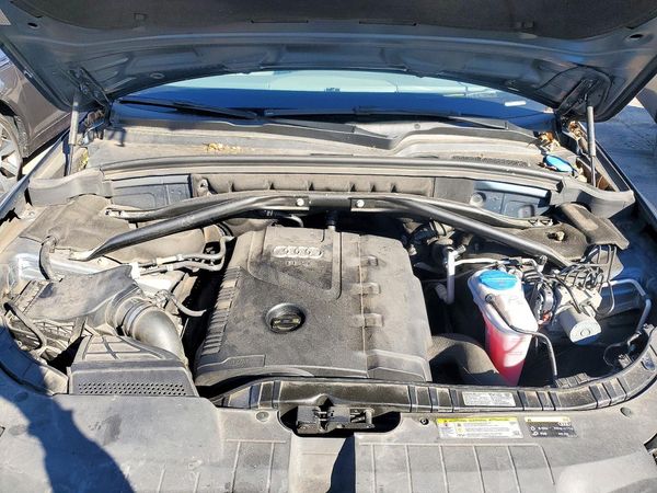 2015 AUDI Q5 Premium Plus — Engine bay