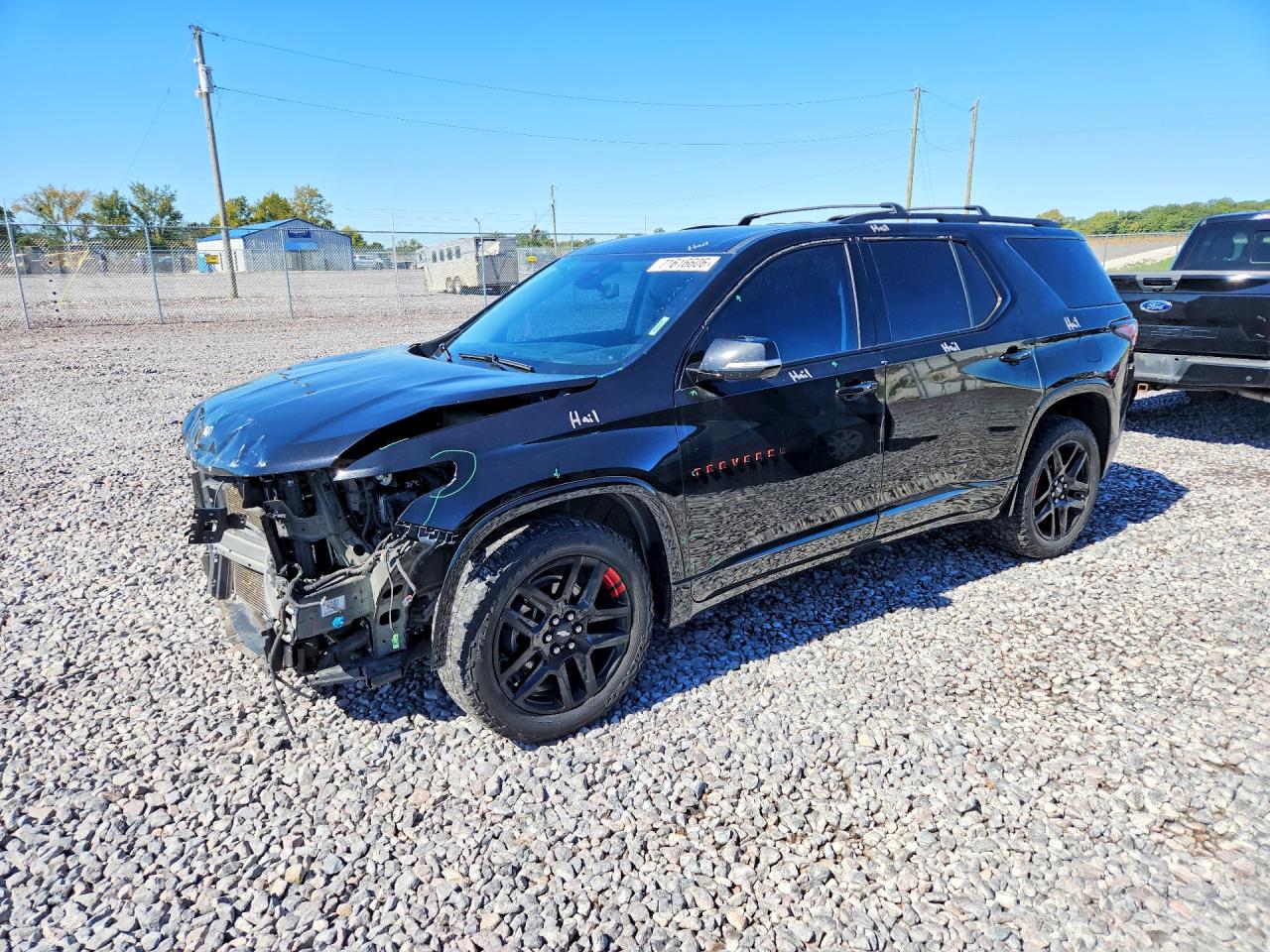 2020 CHEVROLET TRAVERSE Premier — Front 3/4