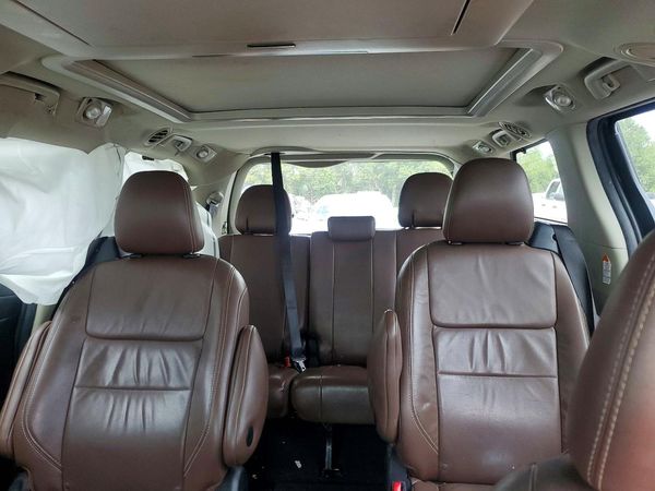 2017 TOYOTA SIENNA — SUVN