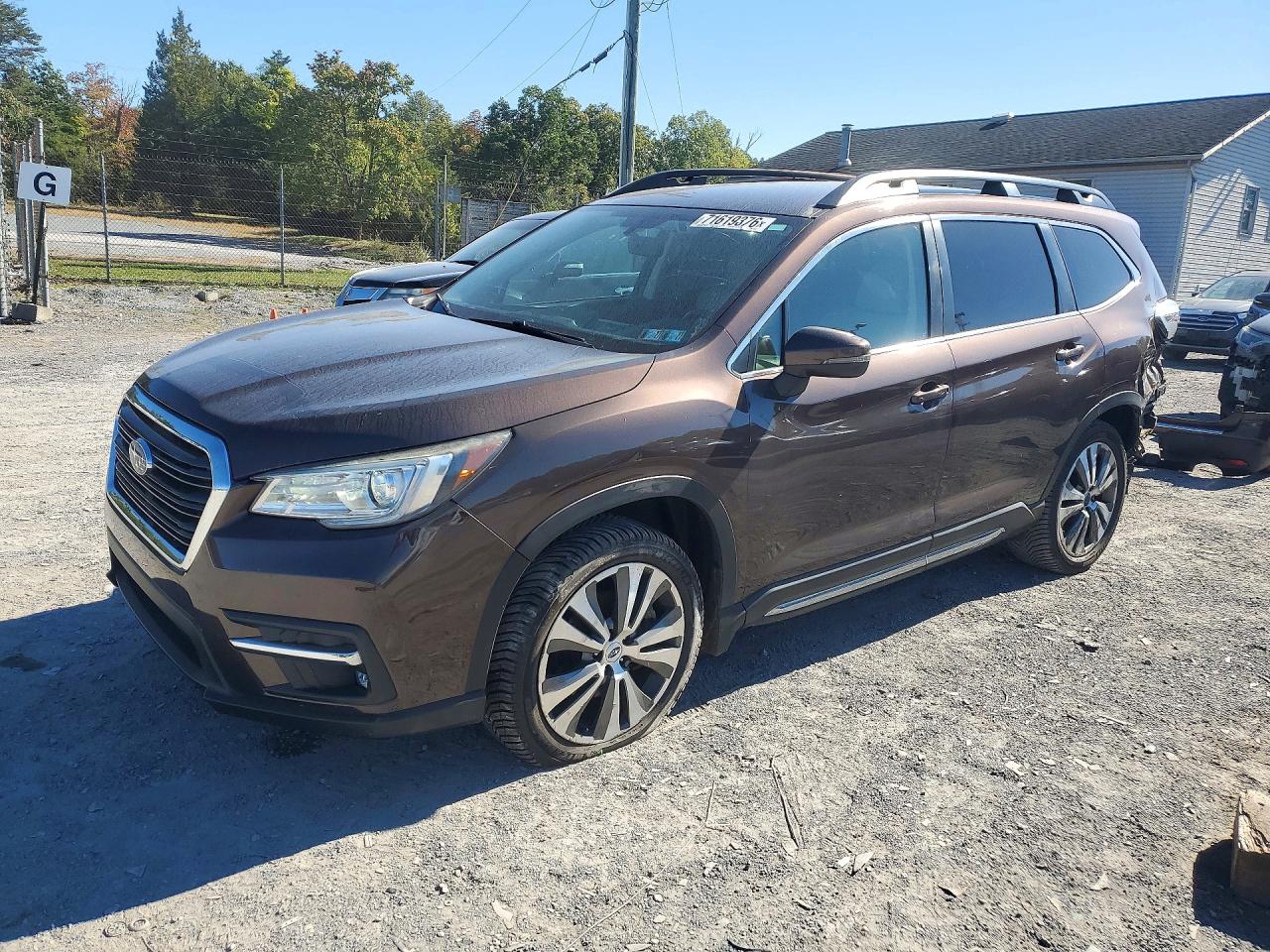2019 SUBARU ASCENT Limited 8+ES+KA — Front 3/4