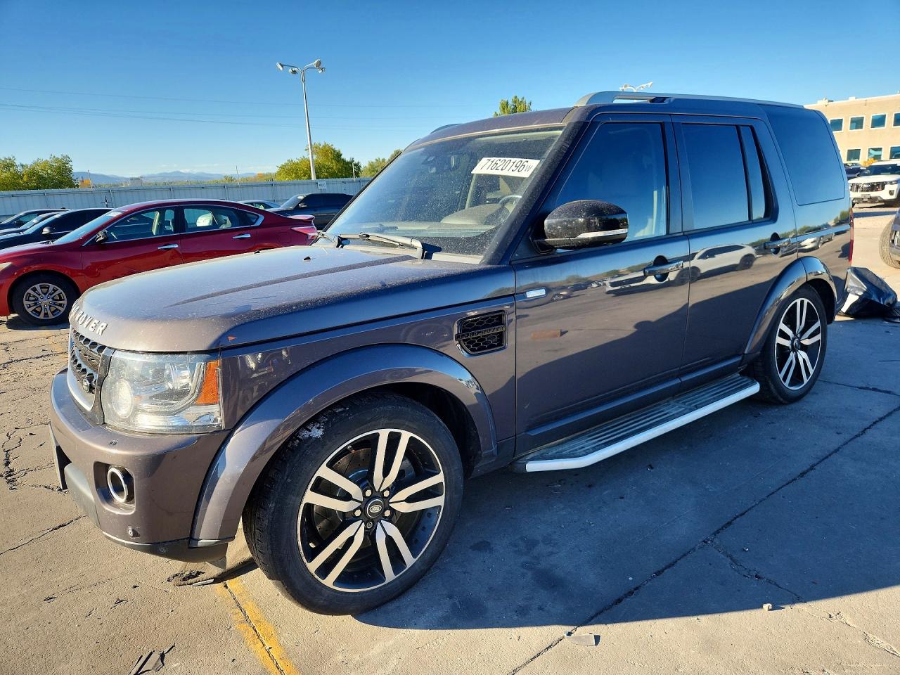 2016 LAND ROVER LR4 HSE Lux — Front 3/4