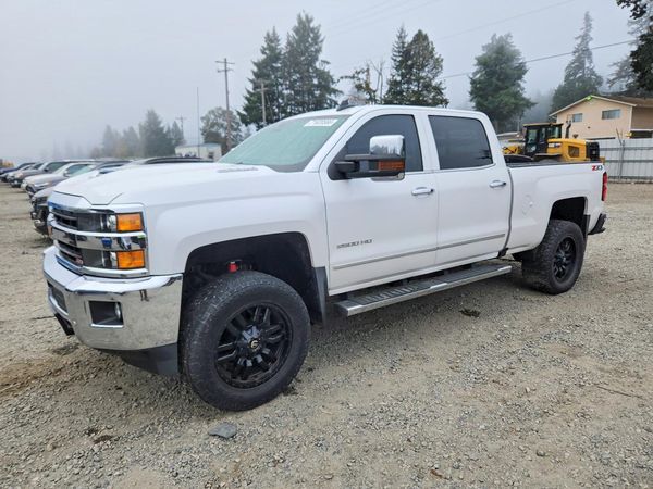 2019 CHEVROLET SILVERADO LTZ — Front 3/4
