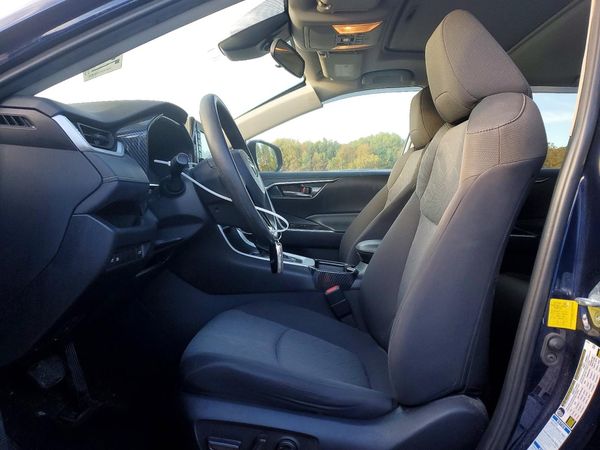2021 TOYOTA RAV4 XLE — DENT