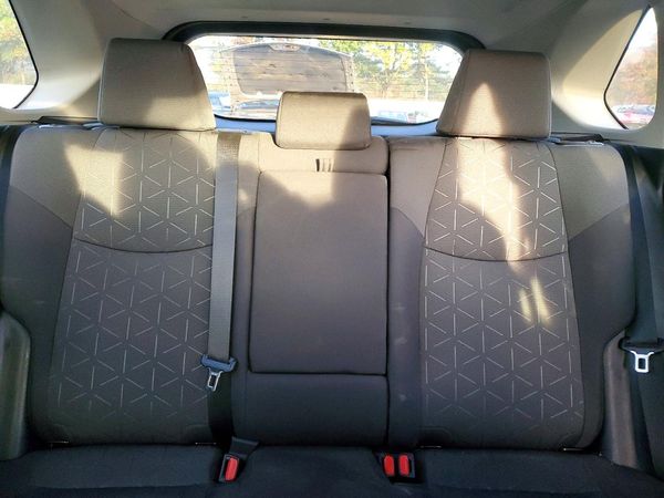2021 TOYOTA RAV4 XLE — SUVN