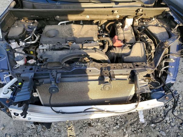 2021 TOYOTA RAV4 XLE — Engine bay