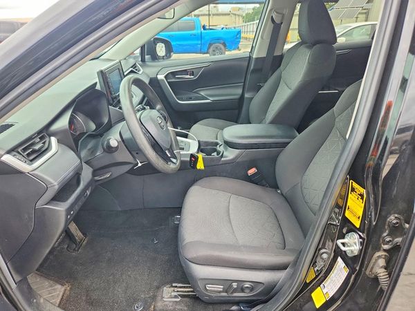 2020 TOYOTA RAV4 XLE — DENT