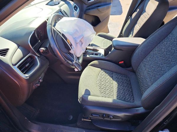 2022 CHEVROLET EQUINOX LT (1LT) — DENT