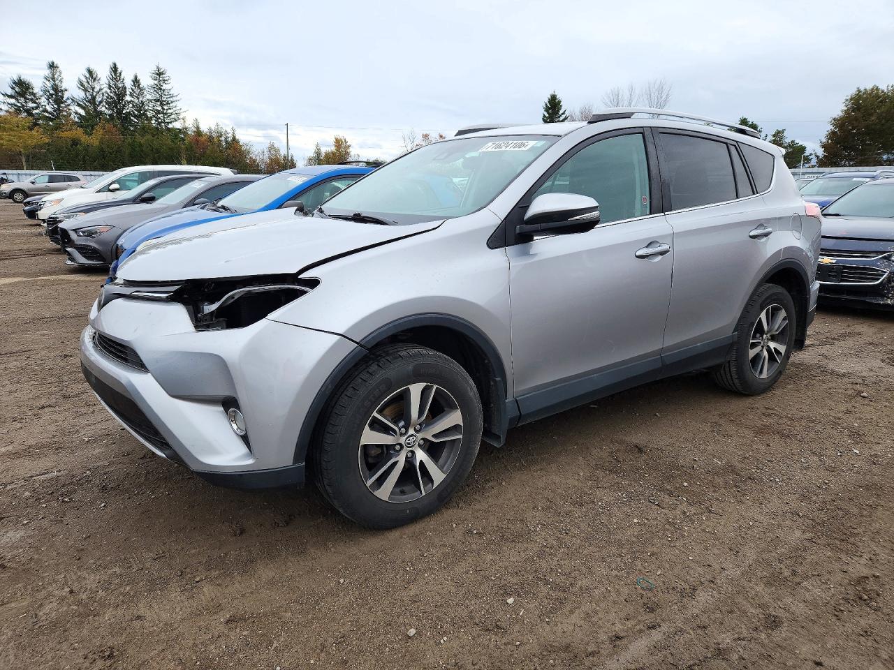 2018 TOYOTA RAV4 Adventure/XLE — Front 3/4