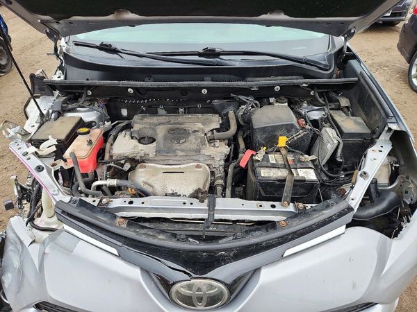 2018 TOYOTA RAV4 Adventure/XLE — Engine bay