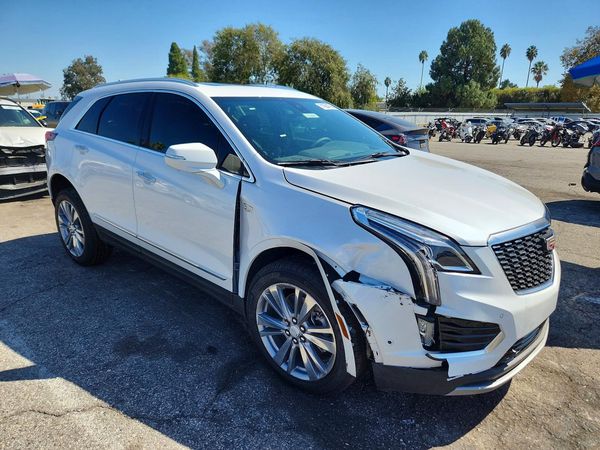 2026 CADILLAC XT5 Premium Luxury — Passenger 3/4