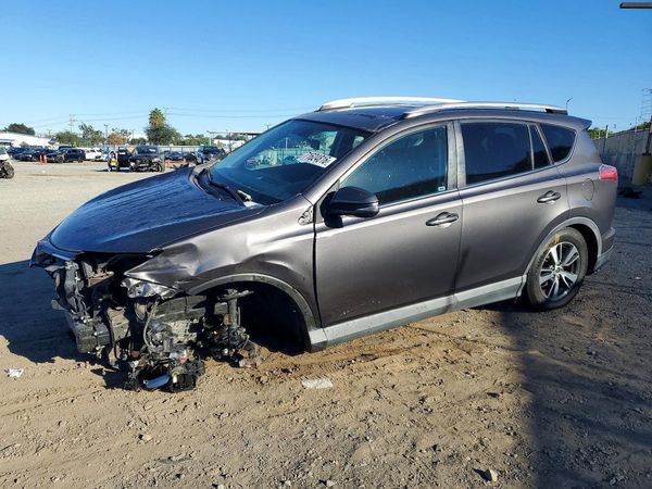 2016 TOYOTA RAV4 XLE (M Grade) — Front 3/4